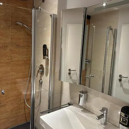 Otel Zum Goldenen Anker 3*